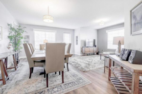 New! Gorgeous Vista Cay Luxury Secret Near all Theme Parks, and walk to the Convention Center